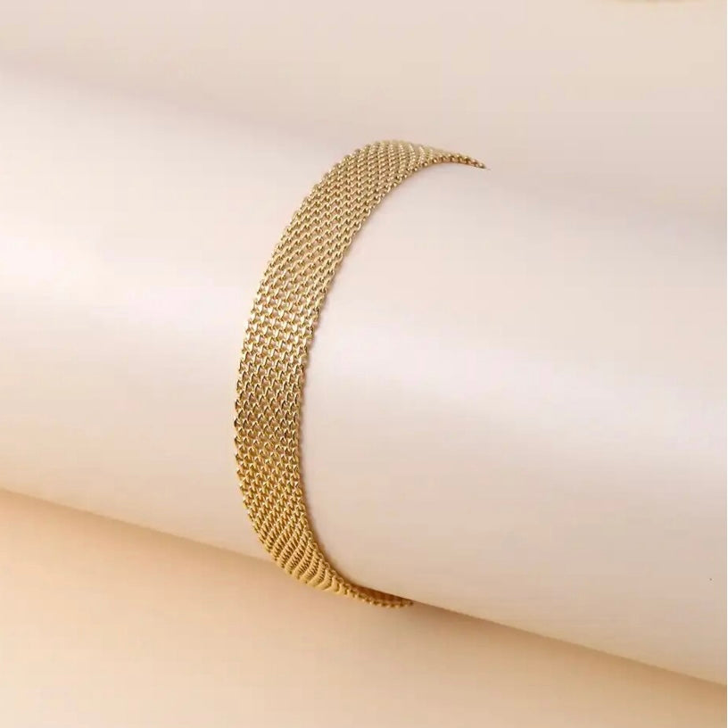 Golden Elegance Mesh Bracelet