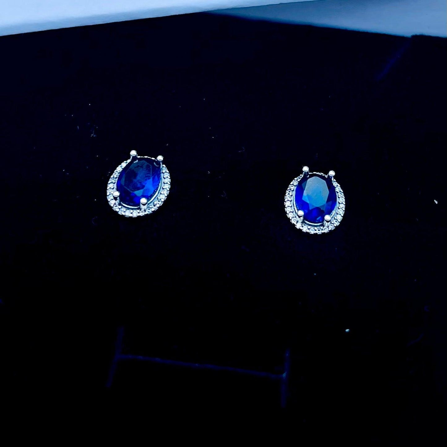 Sapphire Centerpiece Silver Earrings - Whisperz