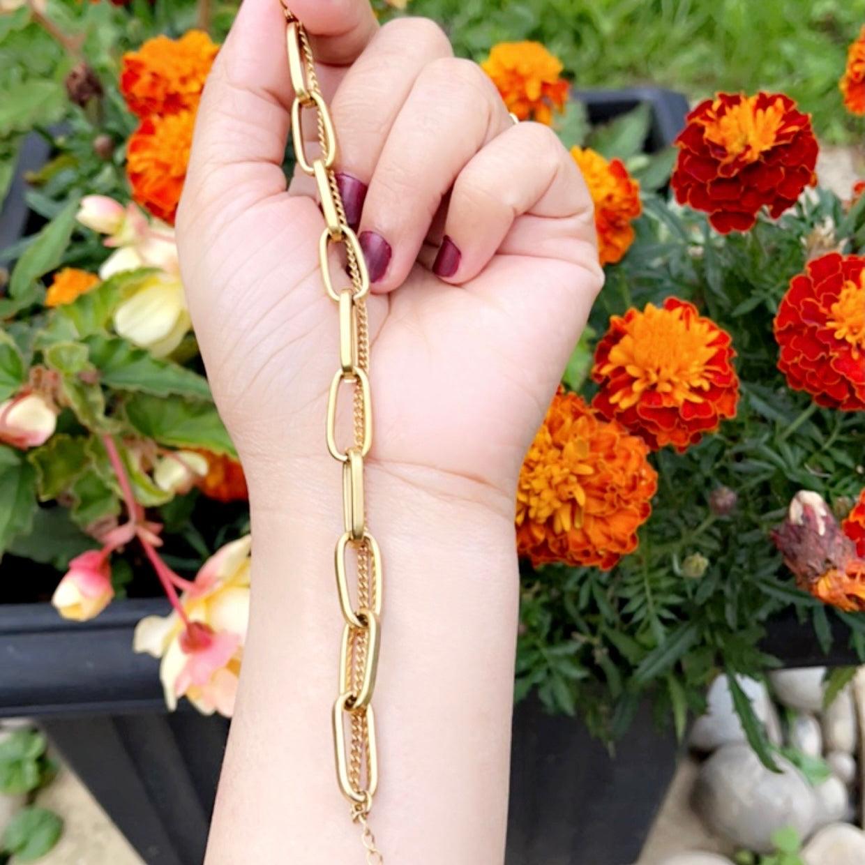 Golden Elegance Chain Bracelet - Whisperz